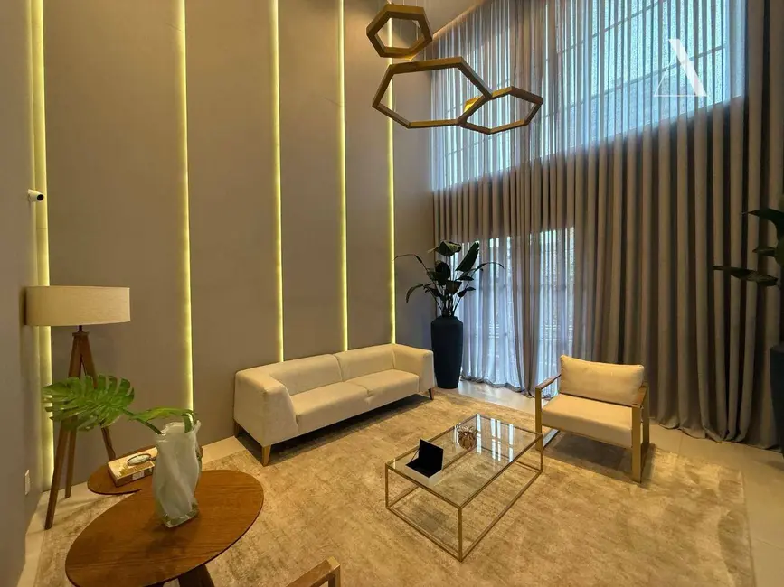 Foto 1 de Cobertura com 4 quartos à venda, 374m2 em Santo Antônio, Joinville - SC