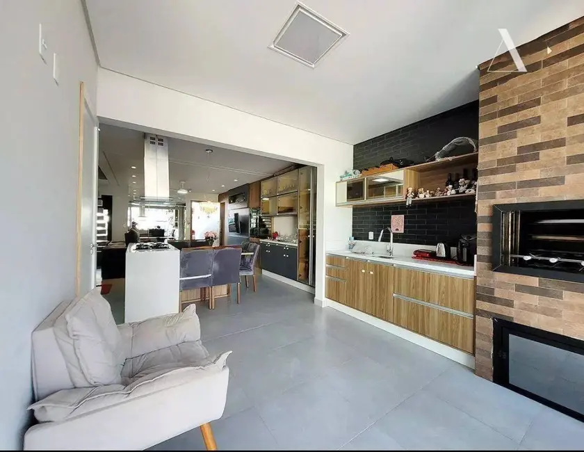 Foto 4 de Casa com 3 quartos à venda, 162m2 em Santo Antônio, Joinville - SC