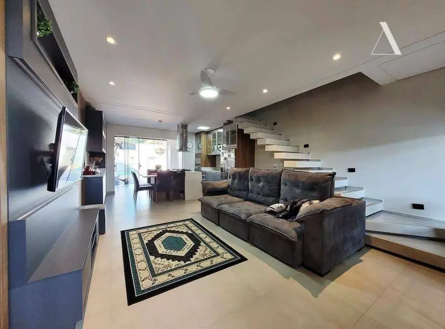 Foto 6 de Casa com 3 quartos à venda, 162m2 em Santo Antônio, Joinville - SC