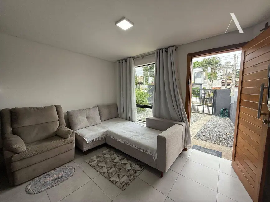 Foto 4 de Casa com 3 quartos à venda, 105m2 em Costa e Silva, Joinville - SC