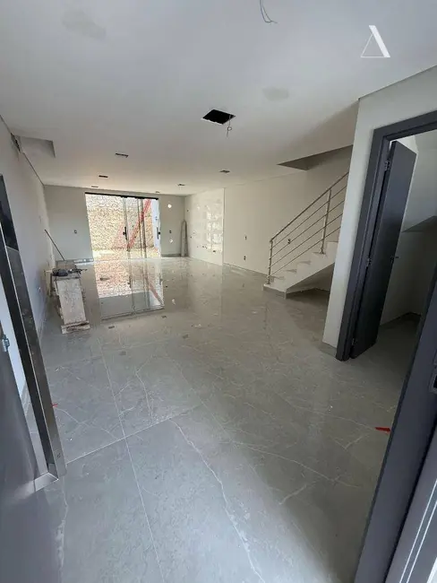 Foto 7 de Casa com 3 quartos à venda, 154m2 em São Marcos, Joinville - SC