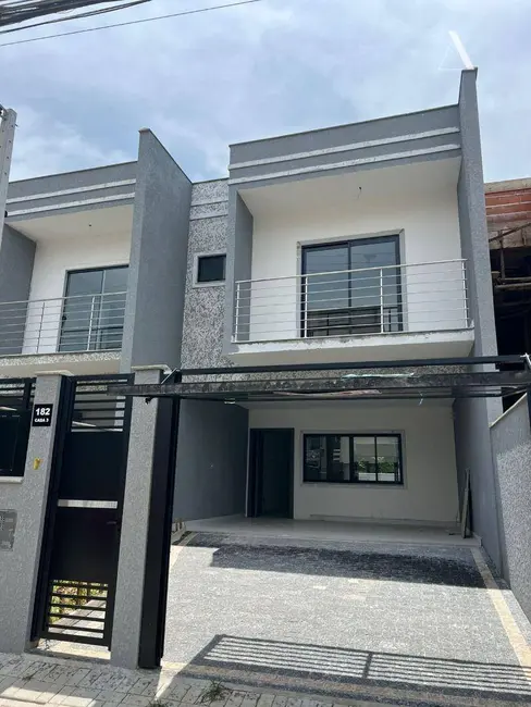 Casa com 3 quartos à venda, 169m2 em América, Joinville - SC - imagem 2 Foto 2 de Casa com 3 quartos à venda, 169m2 em América, Joinville - SC