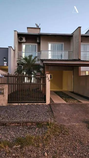 Casa com 3 quartos à venda, 150m2 em Nova Brasília, Joinville - SC - imagem 2 Foto 2 de Casa com 3 quartos à venda, 150m2 em Nova Brasília, Joinville - SC