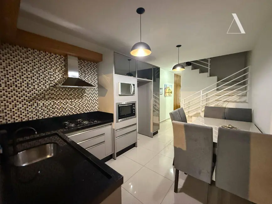 Foto 1 de Casa com 2 quartos à venda, 86m2 em Vila Nova, Joinville - SC