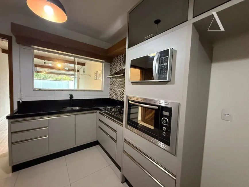 Foto 2 de Casa com 2 quartos à venda, 86m2 em Vila Nova, Joinville - SC