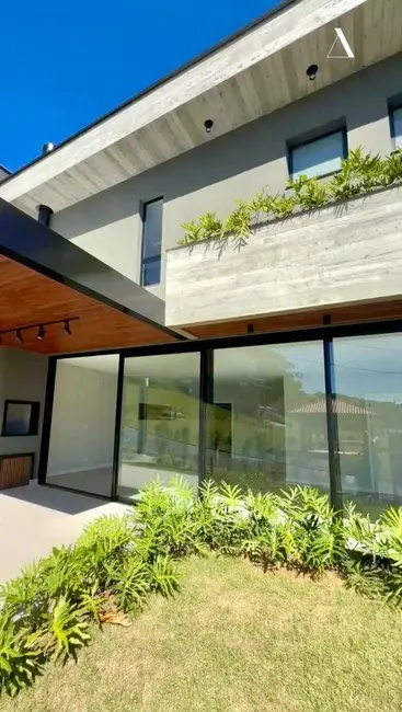 Foto 4 de Casa de Condomínio com 3 quartos à venda, 251m2 em Vila Nova, Joinville - SC