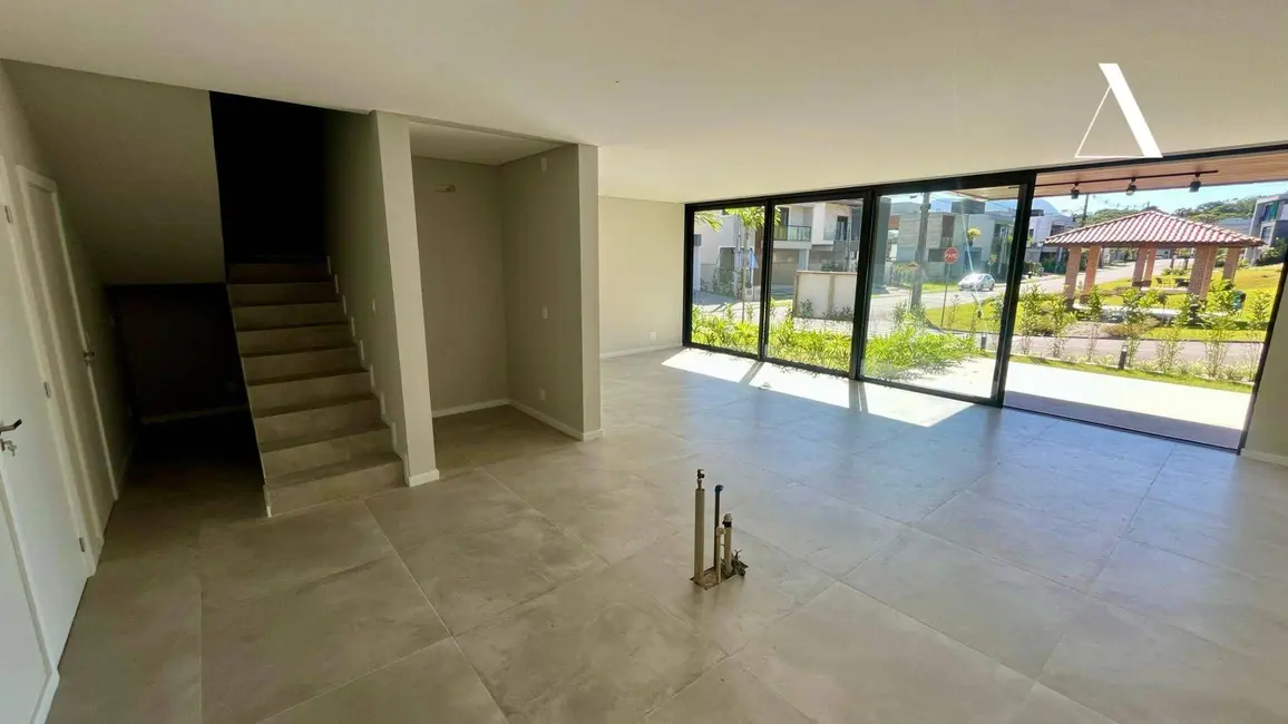 Foto 6 de Casa de Condomínio com 3 quartos à venda, 251m2 em Vila Nova, Joinville - SC