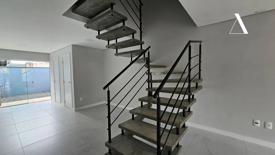 Foto 4 de Casa com 3 quartos à venda, 110m2 em Bucarein, Joinville - SC