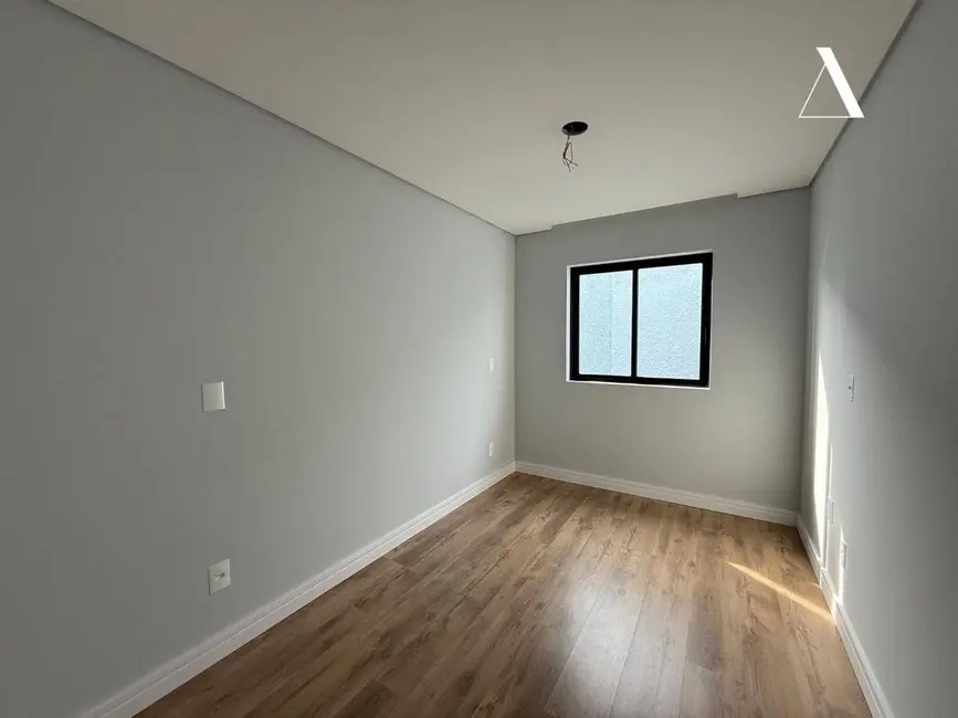 Casa com 3 quartos à venda, 128m2 em Saguaçu, Joinville - SC - imagem 8 Foto 8 de Casa com 3 quartos à venda, 128m2 em Saguaçu, Joinville - SC