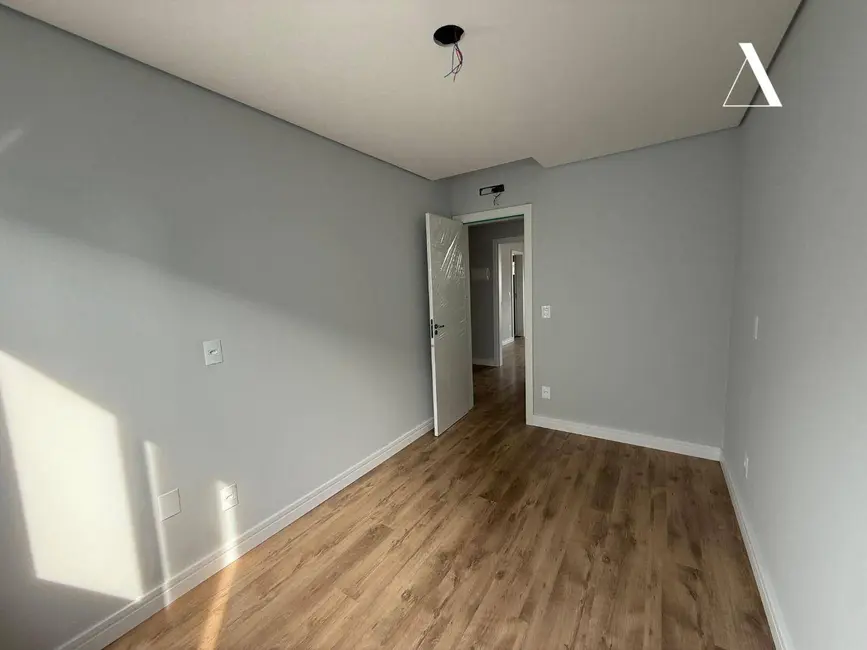 Casa com 3 quartos à venda, 128m2 em Saguaçu, Joinville - SC - imagem 9 Foto 9 de Casa com 3 quartos à venda, 128m2 em Saguaçu, Joinville - SC