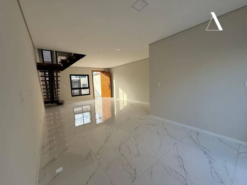 Foto 2 de Casa com 3 quartos à venda, 103m2 em Anita Garibaldi, Joinville - SC