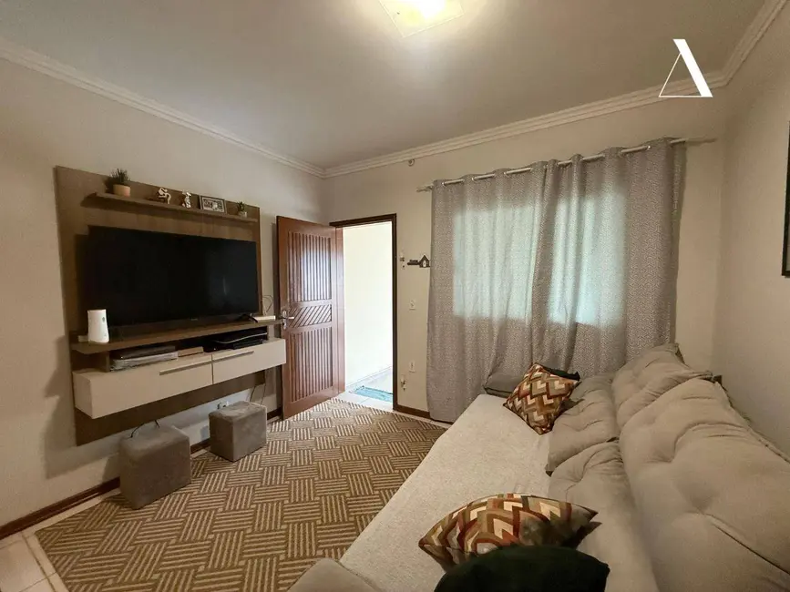 Foto 1 de Casa com 2 quartos à venda, 132m2 em Adhemar Garcia, Joinville - SC