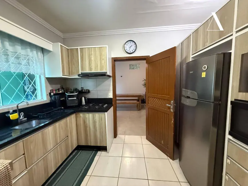 Foto 2 de Casa com 2 quartos à venda, 132m2 em Adhemar Garcia, Joinville - SC