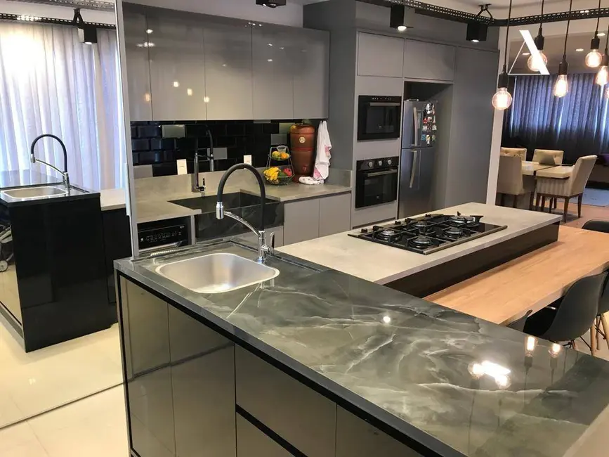 Foto 1 de Cobertura com 3 quartos à venda, 168m2 em Floresta, Joinville - SC