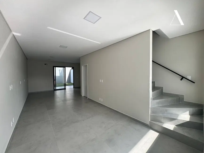 Foto 4 de Casa com 3 quartos à venda, 188m2 em Bom Retiro, Joinville - SC