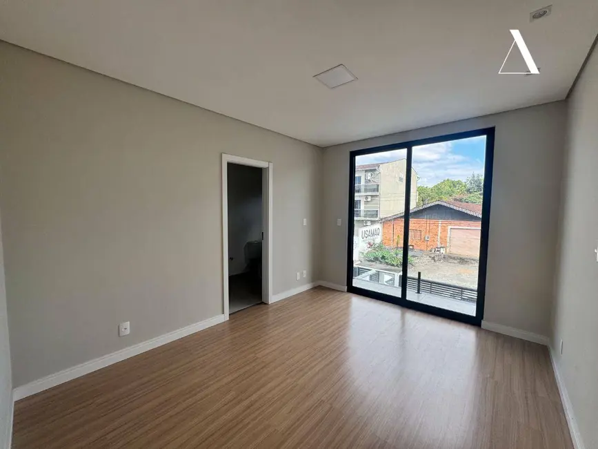 Foto 7 de Casa com 3 quartos à venda, 137m2 em Saguaçu, Joinville - SC