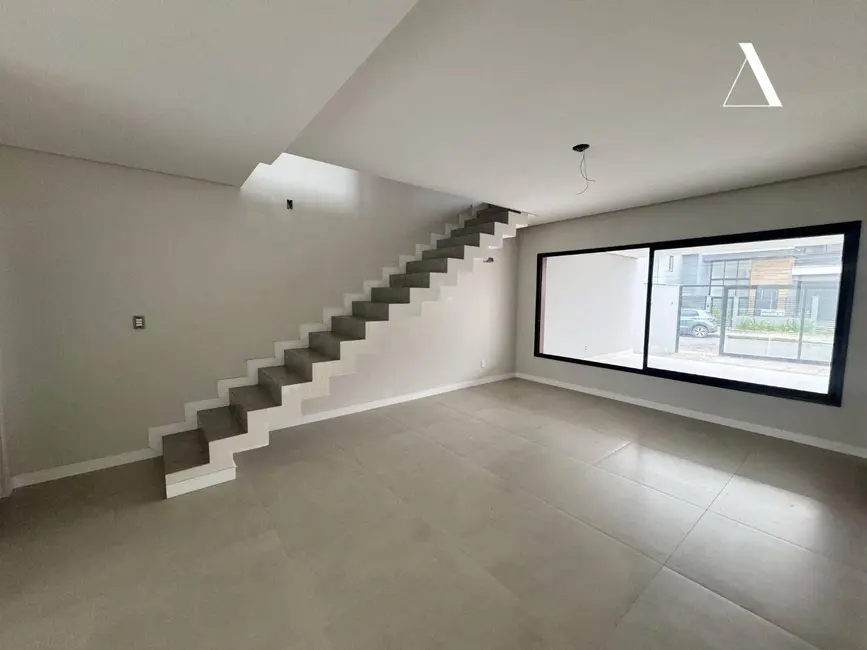 Casa com 3 quartos à venda, 163m2 em Saguaçu, Joinville - SC - imagem 5 Foto 5 de Casa com 3 quartos à venda, 163m2 em Saguaçu, Joinville - SC