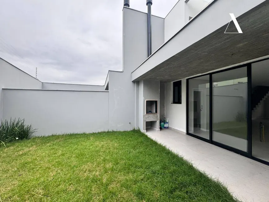 Casa com 3 quartos à venda, 163m2 em Saguaçu, Joinville - SC - imagem 3 Foto 3 de Casa com 3 quartos à venda, 163m2 em Saguaçu, Joinville - SC