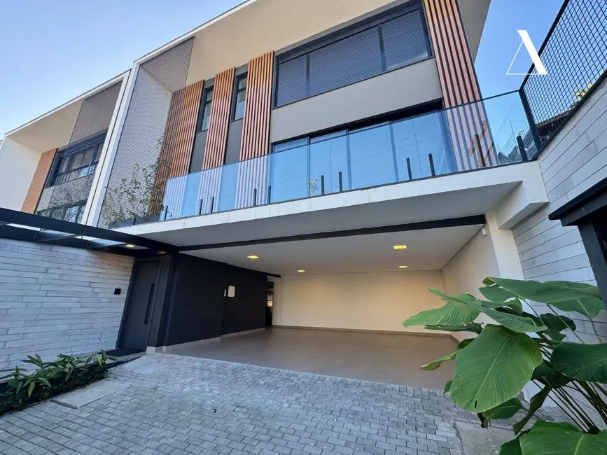 Casa com 3 quartos à venda, 292m2 em América, Joinville - SC - imagem 5 Foto 5 de Casa com 3 quartos à venda, 292m2 em América, Joinville - SC