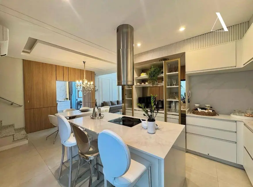 Casa com 3 quartos à venda, 204m2 em América, Joinville - SC - imagem 9 Foto 9 de Casa com 3 quartos à venda, 204m2 em América, Joinville - SC