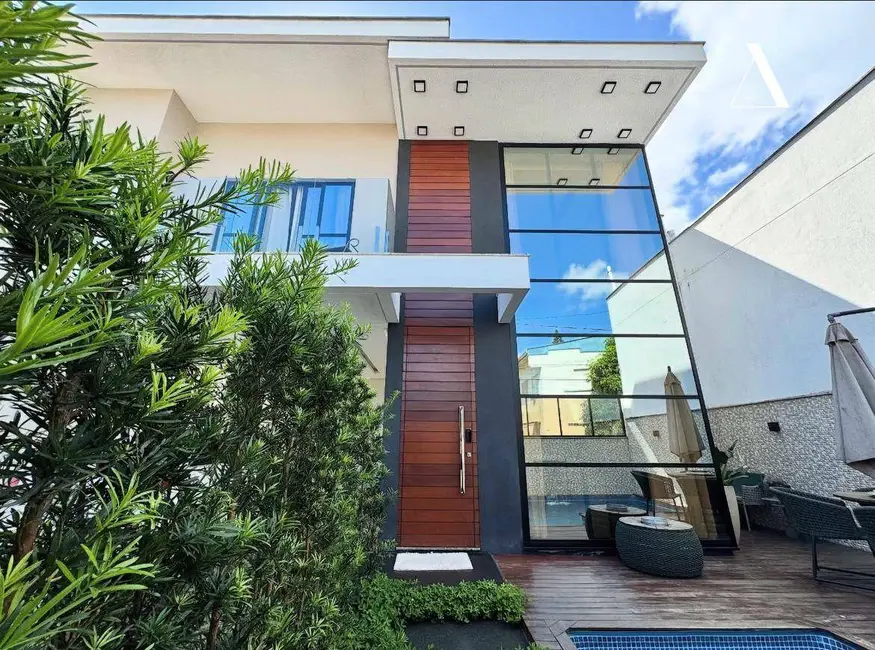 Foto 1 de Casa com 3 quartos à venda, 204m2 em América, Joinville - SC