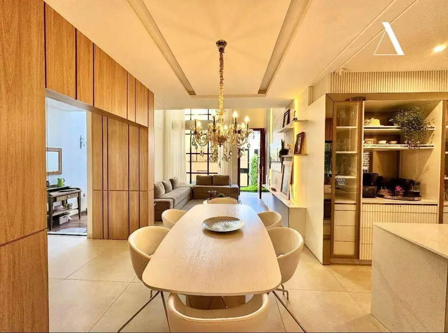 Casa com 3 quartos à venda, 204m2 em América, Joinville - SC - imagem 6 Foto 6 de Casa com 3 quartos à venda, 204m2 em América, Joinville - SC