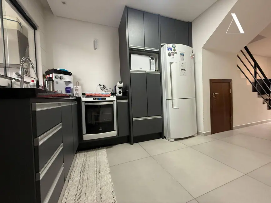 Casa com 2 quartos à venda, 67m2 em Comasa, Joinville - SC - imagem 4 Foto 4 de Casa com 2 quartos à venda, 67m2 em Comasa, Joinville - SC