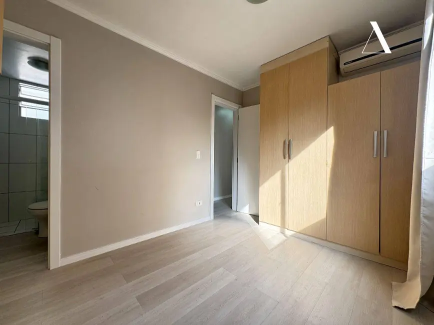 Foto 8 de Apartamento com 3 quartos para alugar, 86m2 em Santo Antônio, Joinville - SC