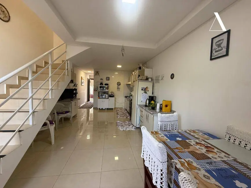 Foto 2 de Casa com 3 quartos à venda, 84m2 em Comasa, Joinville - SC