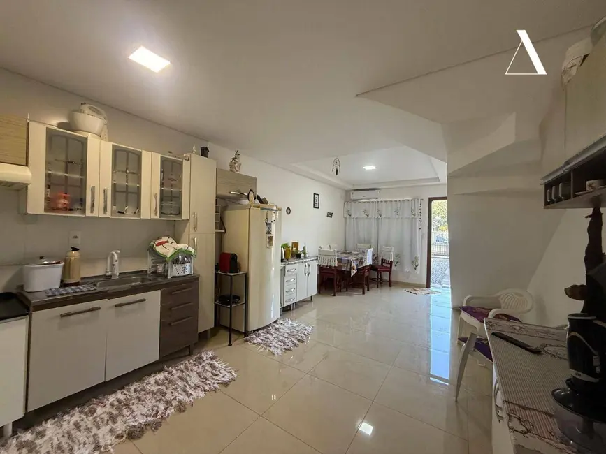 Foto 1 de Casa com 3 quartos à venda, 84m2 em Comasa, Joinville - SC