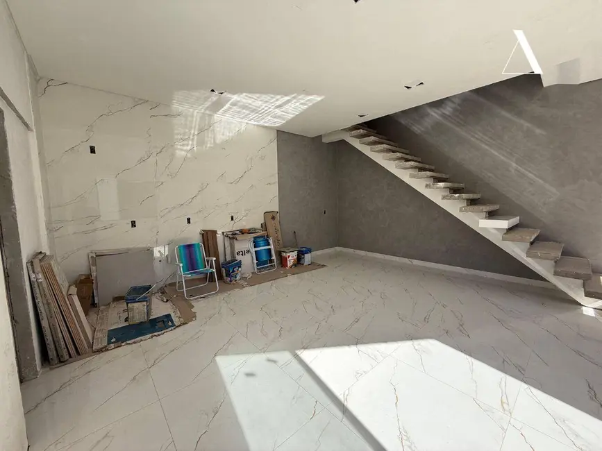 Foto 4 de Casa com 3 quartos à venda, 244m2 em Petrópolis, Joinville - SC