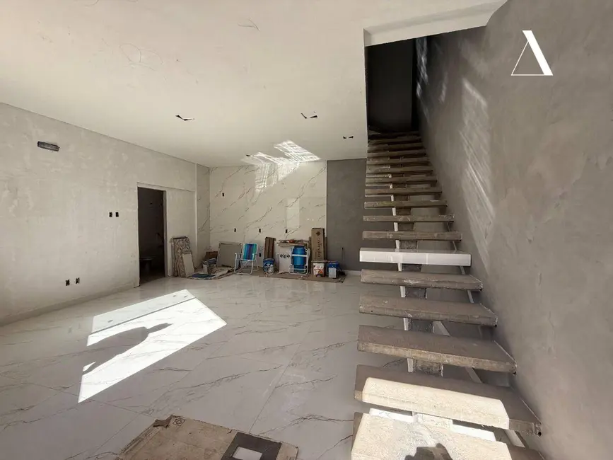 Foto 5 de Casa com 3 quartos à venda, 244m2 em Petrópolis, Joinville - SC