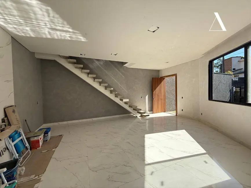 Foto 6 de Casa com 3 quartos à venda, 244m2 em Petrópolis, Joinville - SC