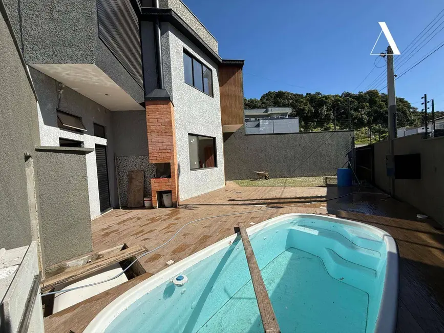 Foto 2 de Casa com 3 quartos à venda, 244m2 em Petrópolis, Joinville - SC