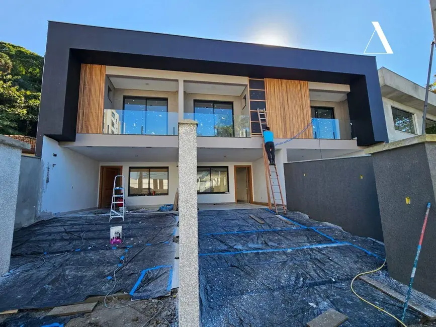 Foto 1 de Casa com 3 quartos à venda, 180m2 em Anita Garibaldi, Joinville - SC