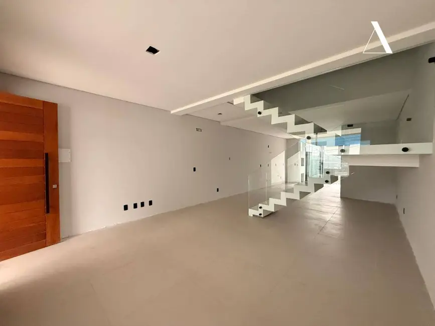 Casa com 3 quartos à venda, 180m2 em Anita Garibaldi, Joinville - SC - imagem 5 Foto 5 de Casa com 3 quartos à venda, 180m2 em Anita Garibaldi, Joinville - SC