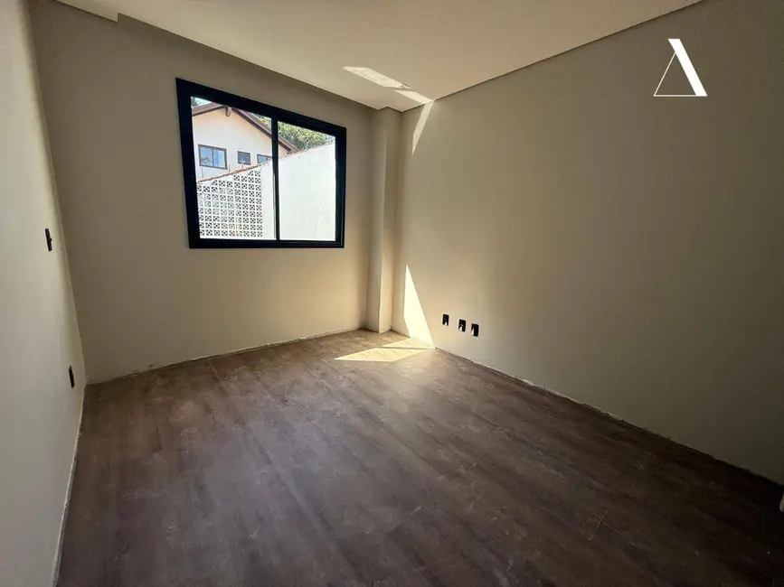 Foto 5 de Casa com 3 quartos à venda, 180m2 em Anita Garibaldi, Joinville - SC