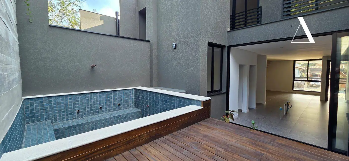 Foto 1 de Casa de Condomínio com 3 quartos à venda, 163m2 em Anita Garibaldi, Joinville - SC