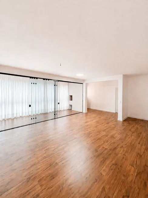 Foto 2 de Apartamento com 3 quartos à venda, 127m2 em América, Joinville - SC