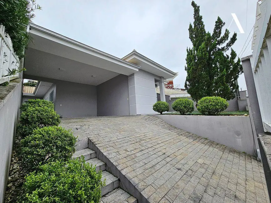 Foto 1 de Casa com 4 quartos à venda, 360m2 em Floresta, Joinville - SC