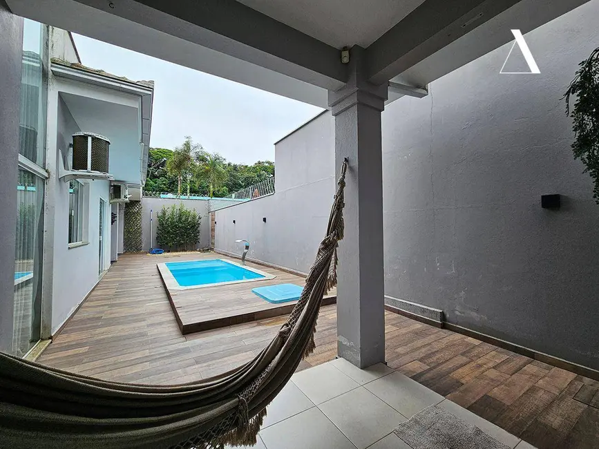 Foto 2 de Casa com 4 quartos à venda, 360m2 em Floresta, Joinville - SC