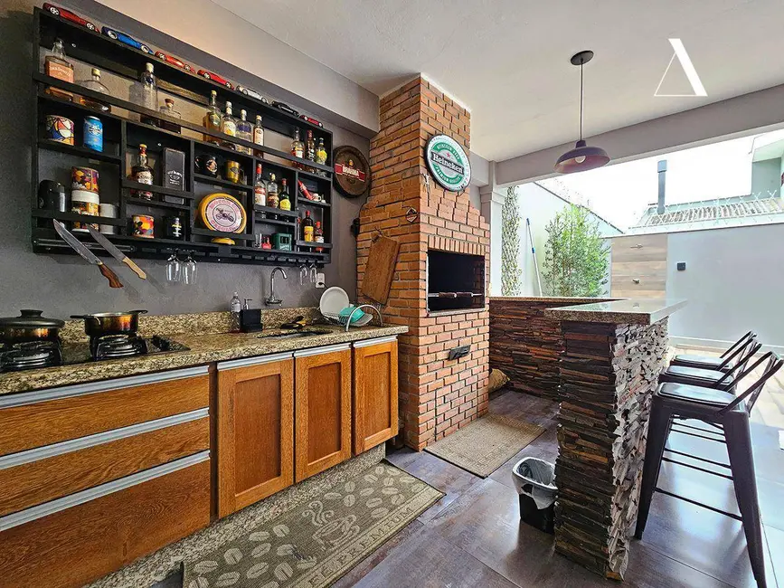 Foto 8 de Casa com 4 quartos à venda, 360m2 em Floresta, Joinville - SC