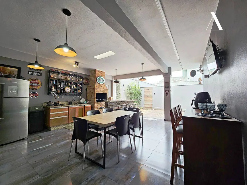 Foto 5 de Casa com 4 quartos à venda, 360m2 em Floresta, Joinville - SC