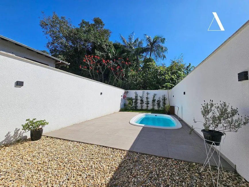 Foto 1 de Casa com 3 quartos à venda, 177m2 em Bom Retiro, Joinville - SC