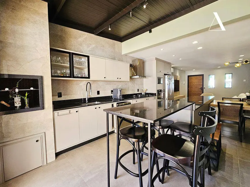 Foto 3 de Casa com 3 quartos à venda, 177m2 em Bom Retiro, Joinville - SC