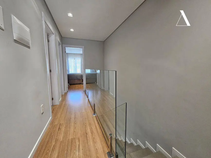 Foto 5 de Casa com 3 quartos à venda, 177m2 em Bom Retiro, Joinville - SC