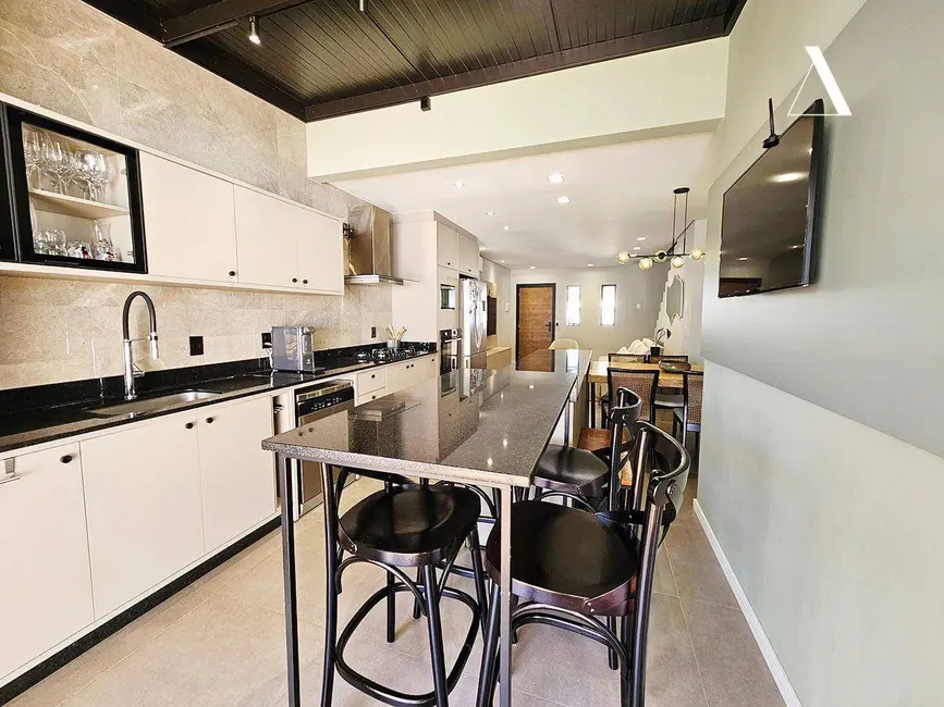 Foto 4 de Casa com 3 quartos à venda, 177m2 em Bom Retiro, Joinville - SC