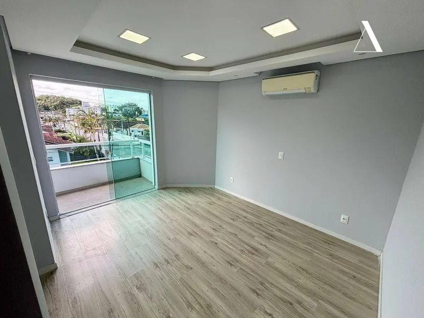 Foto 8 de Casa com 3 quartos à venda, 171m2 em Glória, Joinville - SC