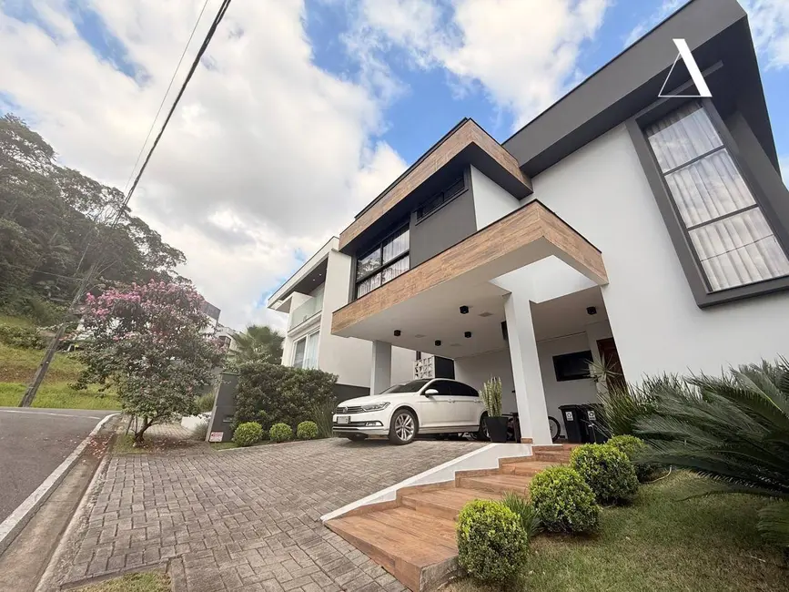 Foto 2 de Casa de Condomínio com 4 quartos à venda, 245m2 em Vila Nova, Joinville - SC