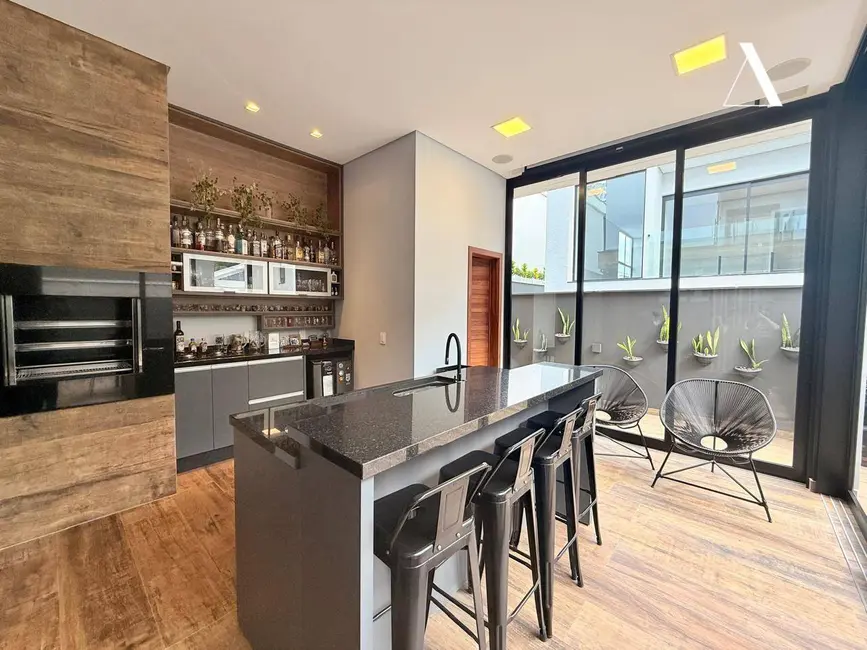 Foto 8 de Casa de Condomínio com 4 quartos à venda, 245m2 em Vila Nova, Joinville - SC